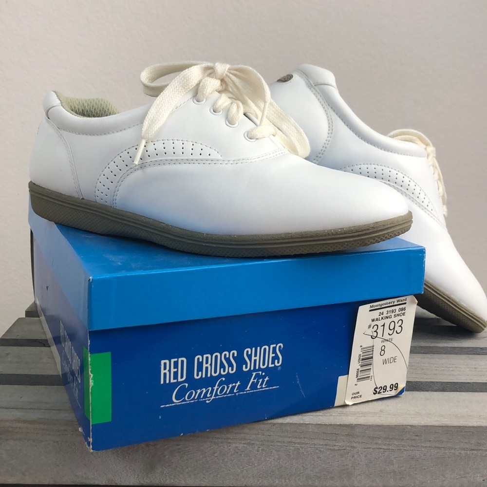 Vintage Red Cross White Walking Shoes Size 8W EUC
